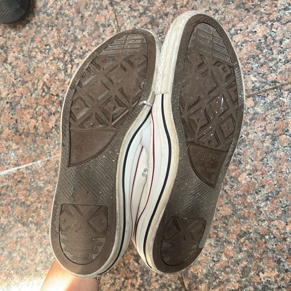 White all star low top converse - Picture 3 of 6